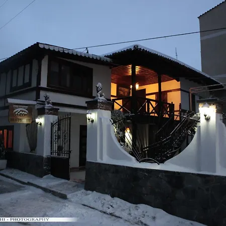 בית הארחה Bujtina Leon 3*