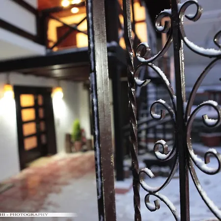 בית הארחה Bujtina Leon