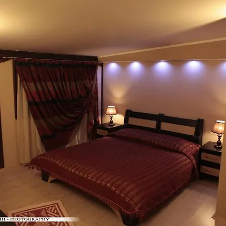 בית הארחה Bujtina Leon 3*