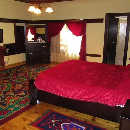 Bujtina Leon بيت ضيافة