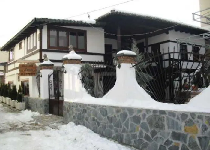 Bujtina Leon 3* Korça